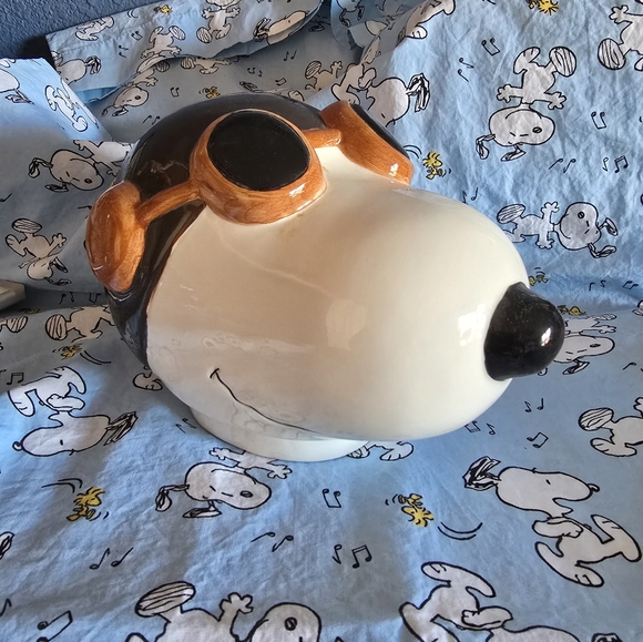 Snoopy "World War I Flying Ace" cookie jar. - Picture 6 of 8